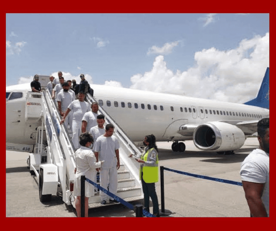 Llegan a La Habana 128 cubanos deportados desde EE.UU. en cumplimiento de acuerdos migratorios