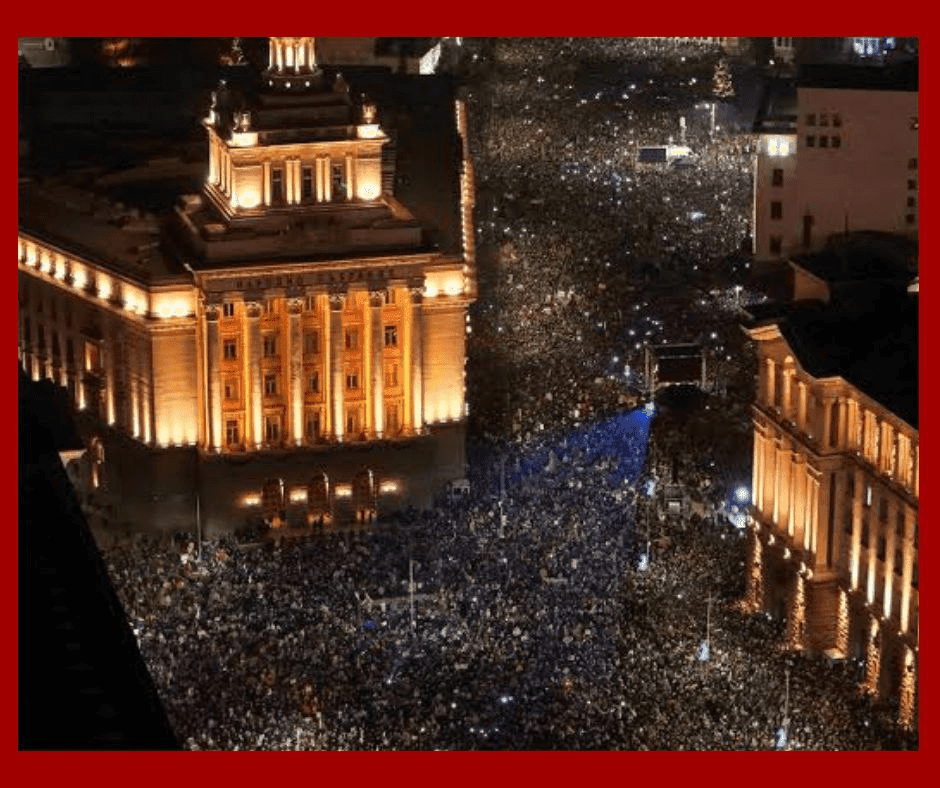 Rosen Zhelyazkov anuncia dimisión del gobierno tripartito en Bulgaria tras protestas masivas
