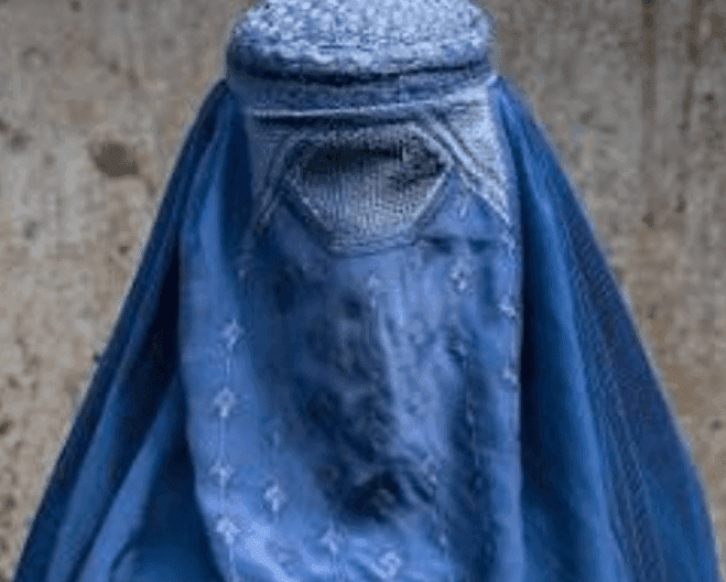 ONU alerta sobre el deterioro de los derechos de las mujeres bajo el régimen talibán en Afganistán