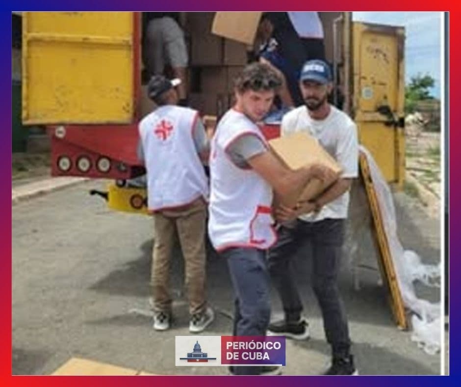 Entregan ayuda humanitaria en Santiago de Cuba sin intervención del gobierno