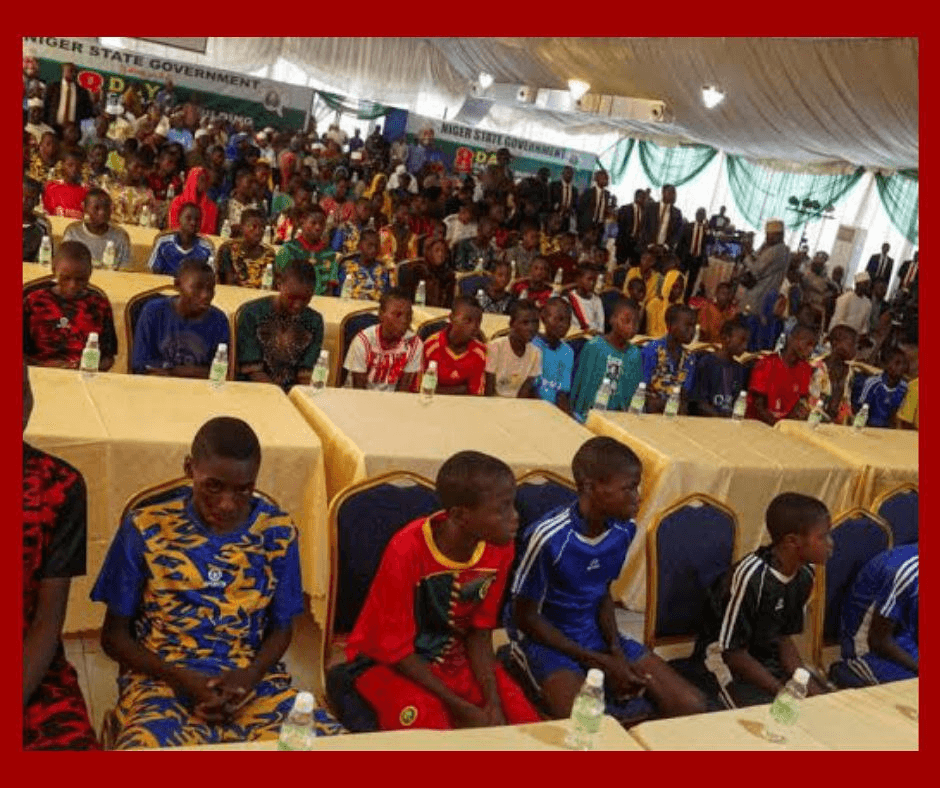 Nigeria libera a 130 estudiantes y 12 profesores en Sokoto tras un mes de cautiverio