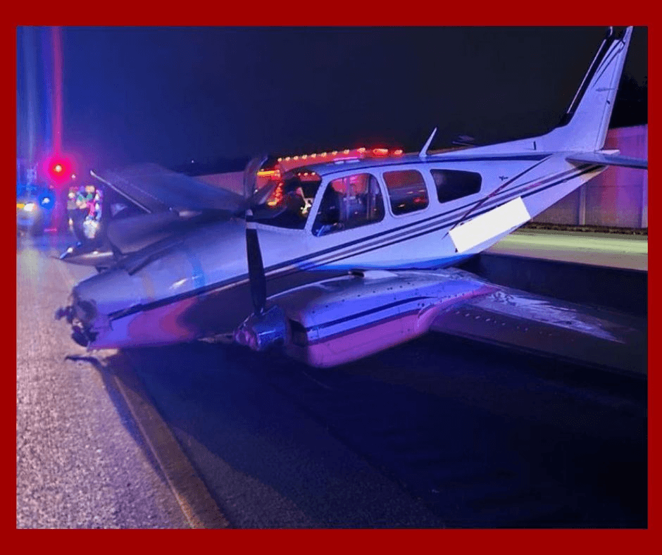 Avión ligero Beechcraft realiza aterrizaje de emergencia en la I-95 y provoca accidente en Florida