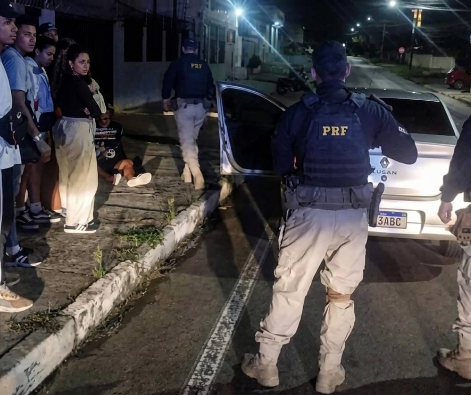 Migrantes cubanos interceptados en Brasil con 18 cubanos