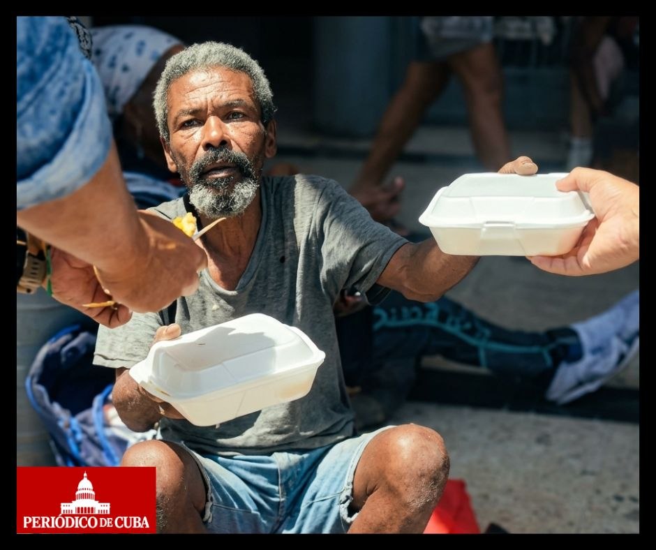 Juanka reparte 100 comidas en La Habana en gesto solidario