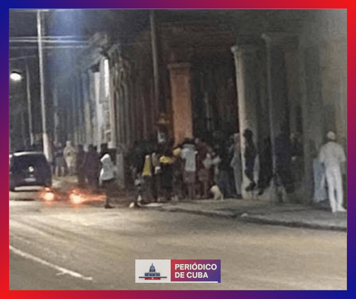 Fuerte protesta en Lawton durante la noche en la intersección de 13 y Dolores