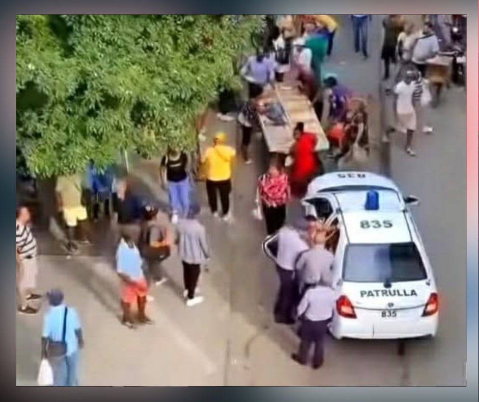 Arresto de vendedor ambulante en La Habana termina con saqueo de sus productos