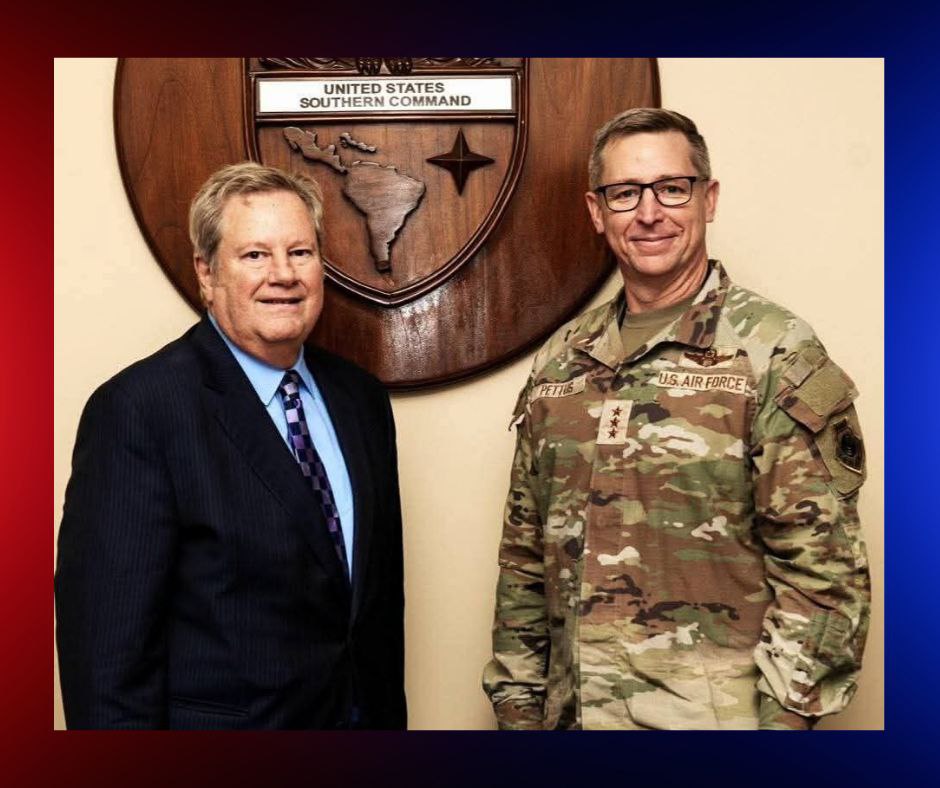 Mike Hammer y SOUTHCOM analizan la crisis cubana en reunión de alto nivel