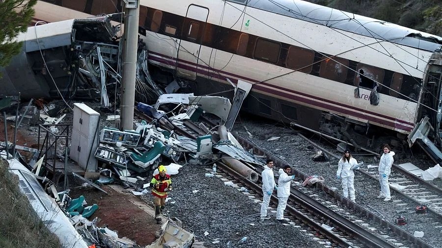 Cubana permanece desaparecida tras choque de trenes de alta velocidad en España