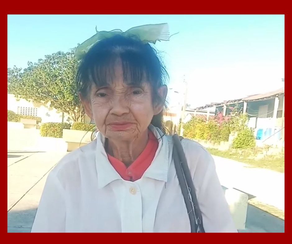 La historia de Hilda, la mujer de 79 años que camina 7 km diarios para sobrevivir en Fray Benito