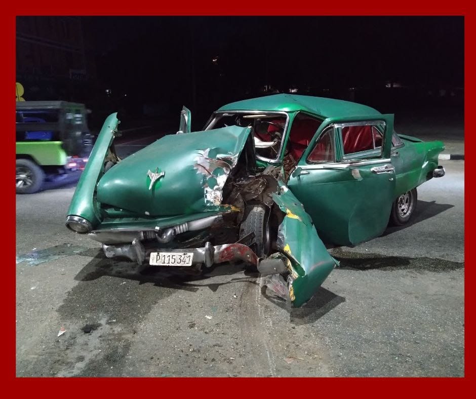 Accidente en el Vedado: dos heridos tras choque provocado por semáforo apagado